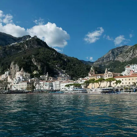 Overseas Two Botel Sorrento