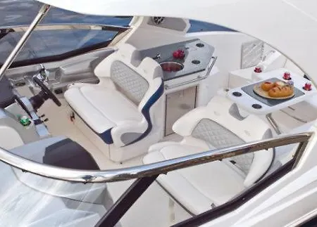 Botel Overseas Two *